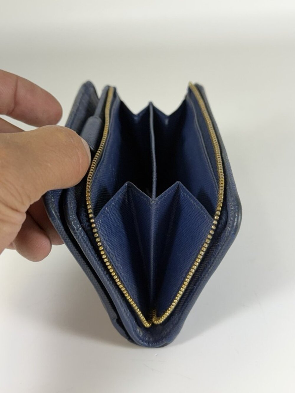 Prada Women's Blue Navy Saffiano Leather Cash Card Compact Bifold Wallet *Read* - Picture 14 of 16